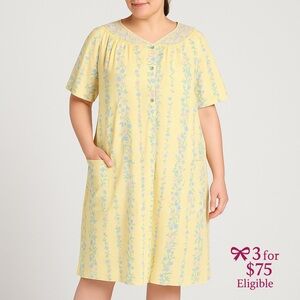 VTG CASUAL NIGHTS Yellow Floral Quilted Yoke House Dress Snap Front 2X Pockets
